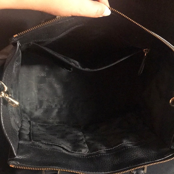 MK Purse - Picture 3 of 3